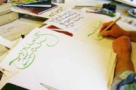 Daniel Reichenbach im Arabischen Kalligrafieunterricht, Bigorio